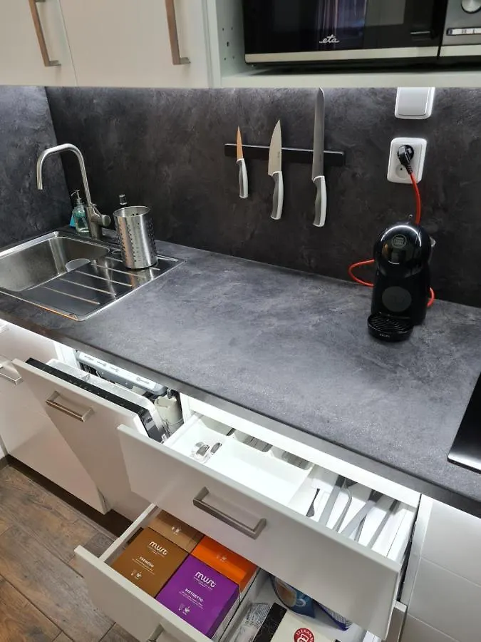 Světlý prostorný byt v Karlíně Apartamento Praga