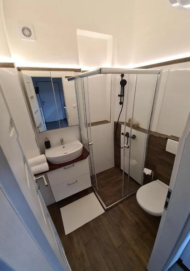 Světlý prostorný byt v Karlíně Apartamento Praga